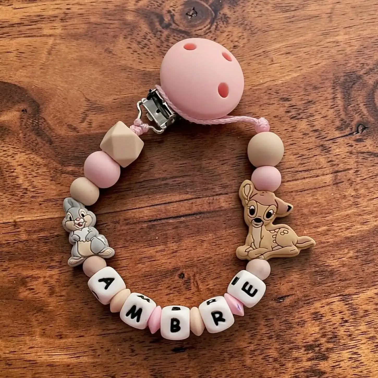 Attache-tétine modèle 2